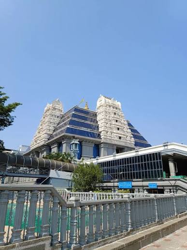10 Best Tourist Places in Bangalore for an Unforgettable Trip ISKCON Temple Bangalore with beautiful architecture